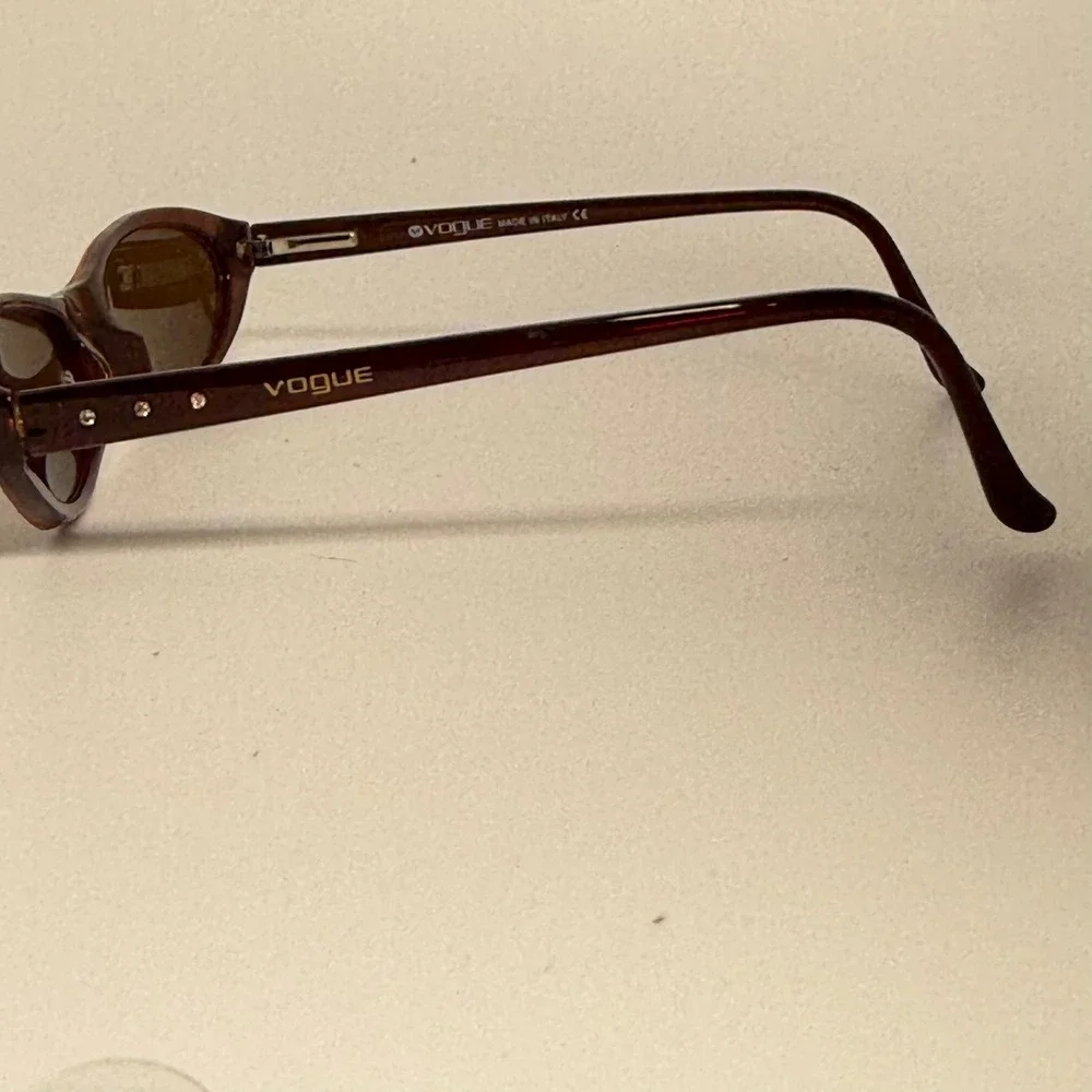Vogue VO 2249-B Sunglasses Brown Tortoise Rhinestone Oval Frames Italy 50-17-135